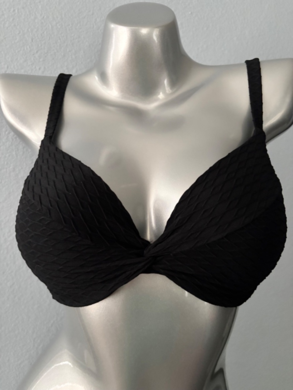 Victoria's Secret Swim Bikini Top Nwt Black Textured Twist Push Up Nwt 32C